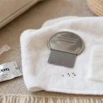 Traitement pour les puces chaton : peigne et produits sûrs, à éviter selon âge et poids